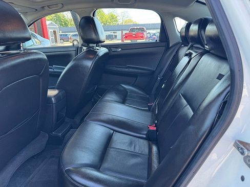 Used 2009 Chevrolet Impala LTZ FWD image 6