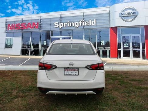 New 2025 Nissan Versa SV image 5