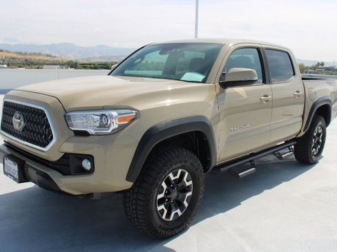Certified 2019 Toyota Tacoma TRD Off-Road w/ Technology Package image 7