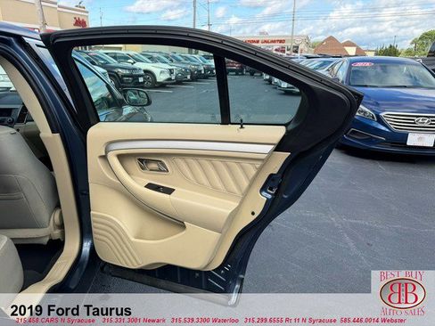 Used 2019 Ford Taurus SE FWD image 14