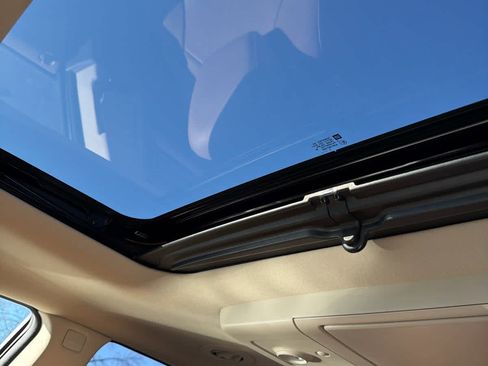 Used 2015 Buick Enclave Leather image 11