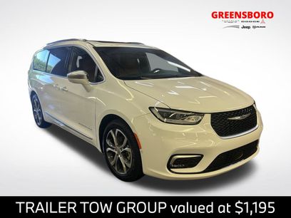 Used 2024 Chrysler Pacifica Pinnacle w/ Trailer Tow Group