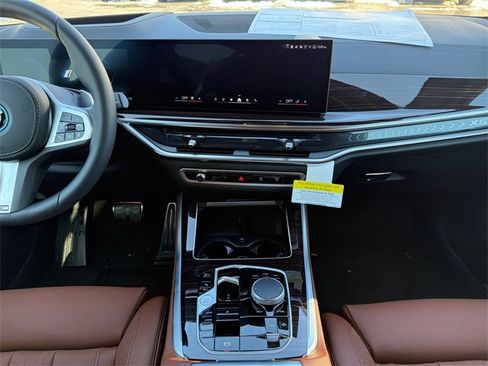 New 2026 BMW X5 xDrive50e image 11