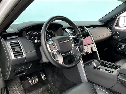 Used 2023 Land Rover Discovery S R-Dynamic image 17