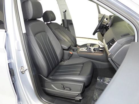 Used 2023 Audi Q5 2.0T Premium w/ Convenience Package AWD/4WD image 19