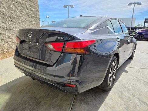Used 2022 Nissan Altima 2.5 SV FWD image 4