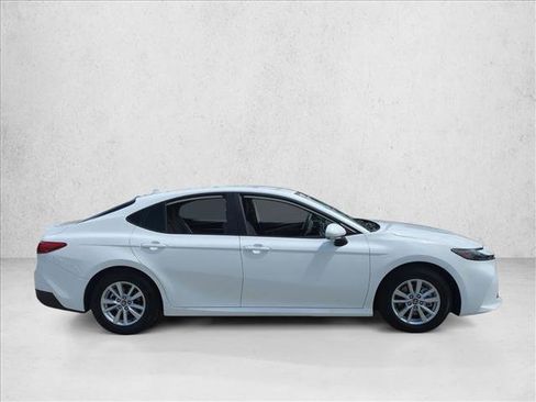 Used 2025 Toyota Camry LE FWD image 4