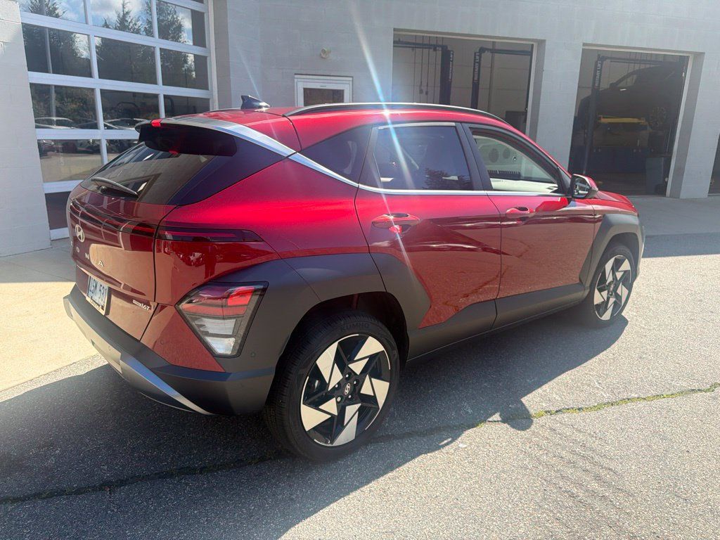 Used 2024 Hyundai Kona Limited AWD/4WD image 4