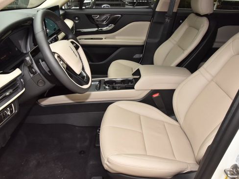 New 2026 Lincoln Corsair Reserve image 13