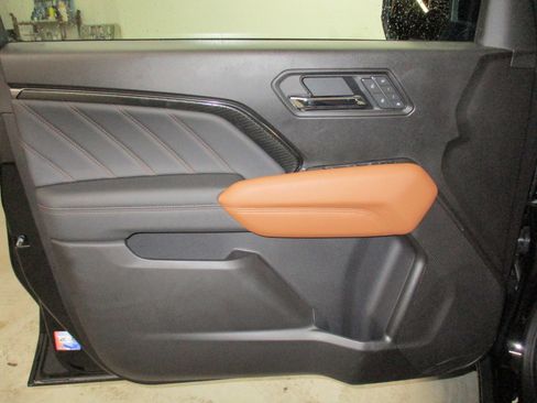 New 2025 GMC Canyon AT4 w/ AT4 Premium Package image 12