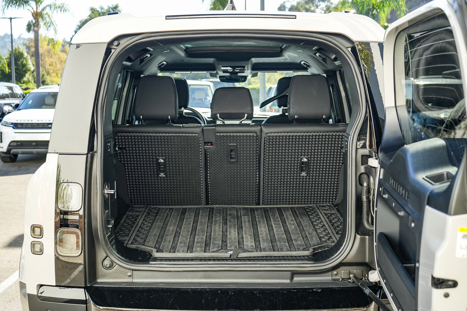 Certified 2026 Land Rover Defender 110 S AWD/4WD image 26