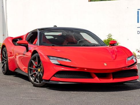 Used 2022 Ferrari SF90 Stradale AWD/4WD image 4