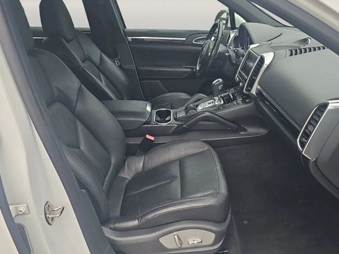 Used 2014 Porsche Cayenne image 18