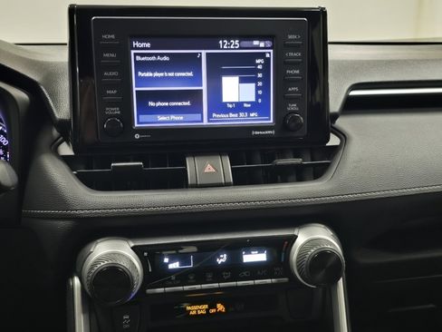 Certified 2021 Toyota RAV4 LE image 24