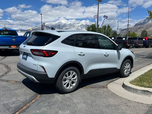 Used 2025 Ford Escape Active w/ Tech Pack #1 AWD/4WD image 7