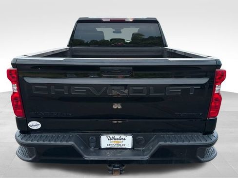 Used 2024 Chevrolet Silverado 1500 Custom Trail Boss w/ Turbomax Blackout Package AWD/4WD image 4
