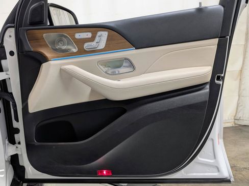 Used 2022 Mercedes-Benz GLS 450 4MATIC image 31