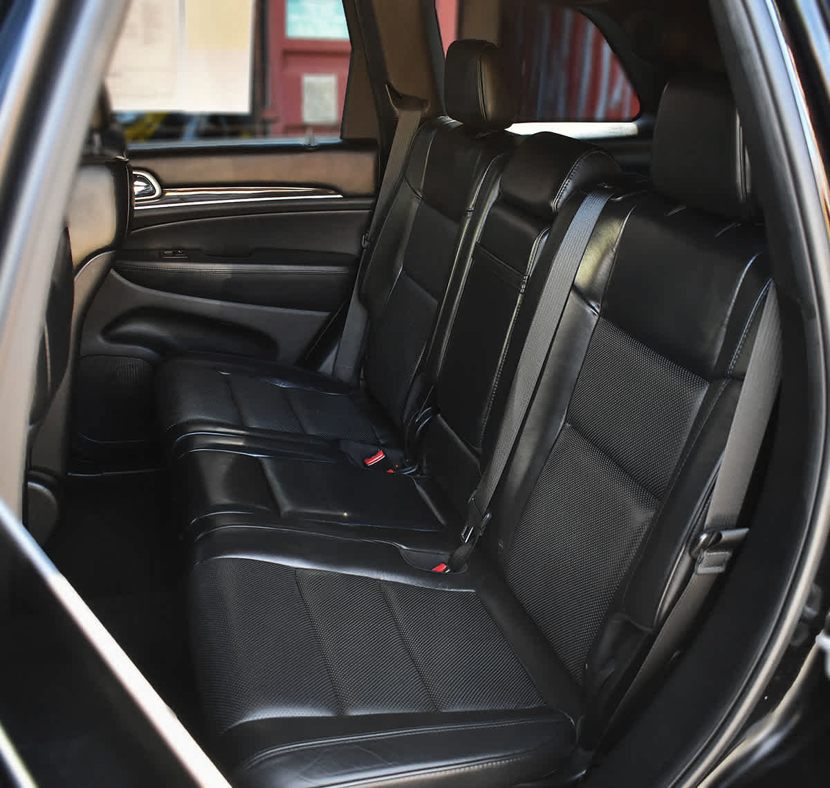 Used 2018 Jeep Grand Cherokee Overland AWD/4WD image 13
