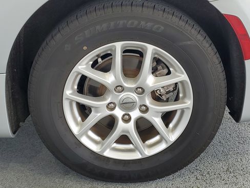 Used 2023 Chrysler Pacifica Touring-L w/ Uconnect Theater Family Group FWD image 7