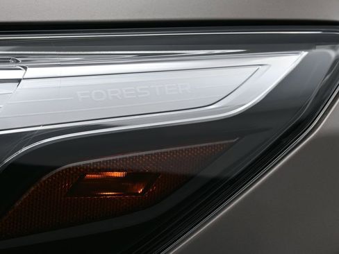 Used 2023 Subaru Forester Premium AWD/4WD image 11