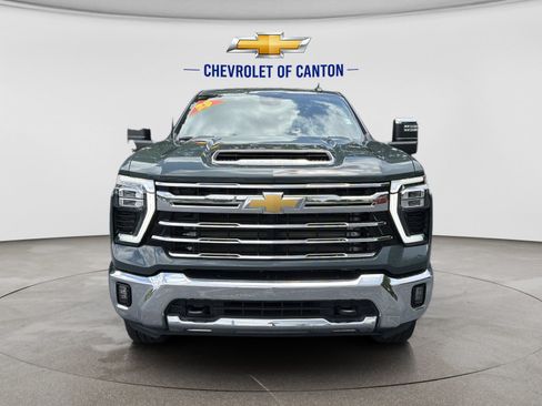 Used 2025 Chevrolet Silverado 2500 LTZ w/ LTZ Convenience Package AWD/4WD image 2