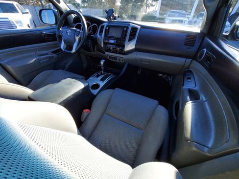 Used 2014 Toyota Tacoma PreRunner w/ TRD Sport Package image 11