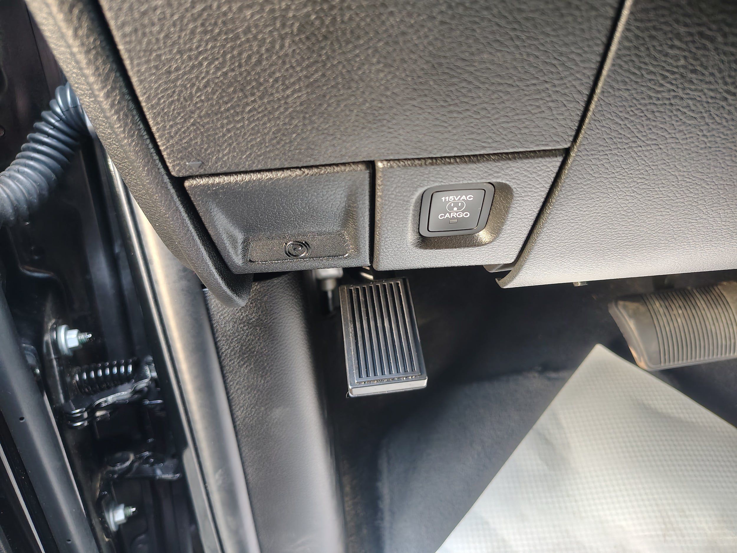 Used 2026 RAM 2500 Laramie AWD/4WD image 26