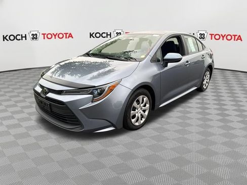 Used 2024 Toyota Corolla LE FWD image 3