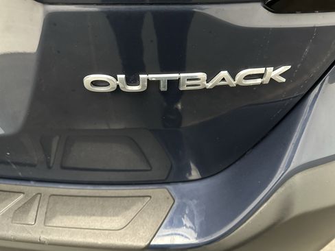 Used 2024 Subaru Outback Premium AWD/4WD image 12