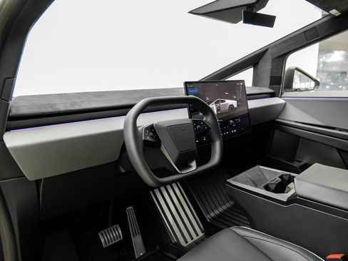 Used 2024 Tesla Cybertruck Cyberbeast AWD/4WD image 7