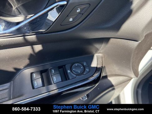 Used 2023 GMC Acadia AT4 image 13