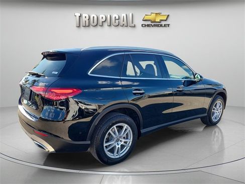 Used 2023 Mercedes-Benz GLC 300 4MATIC w/ Exclusive Trim Package image 5