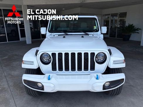 Used 2023 Jeep Wrangler Unlimited Sahara AWD/4WD image 10