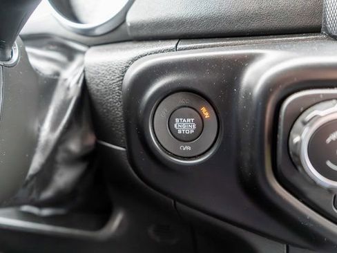 Used 2023 Jeep Wrangler Unlimited Sahara w/ Cold Weather Group AWD/4WD image 24