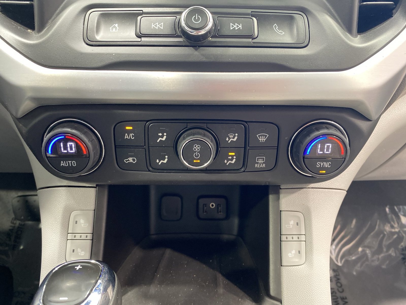 Used 2019 GMC Acadia SLE w/ Driver Alert Package I AWD/4WD image 18