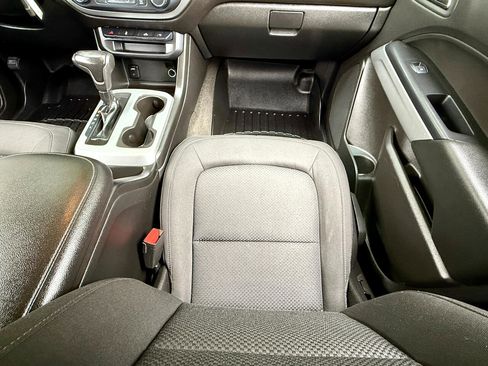 Used 2018 Chevrolet Colorado LT w/ LT Convenience Package image 26