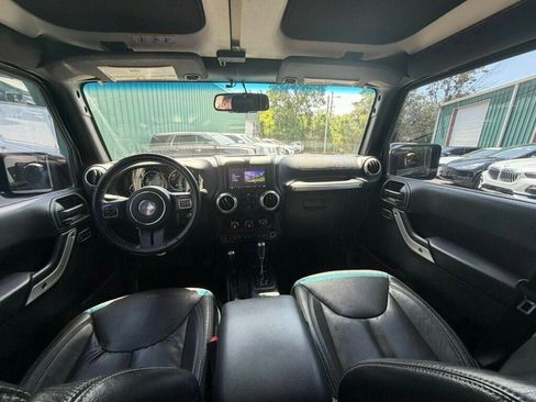 Used 2017 Jeep Wrangler Unlimited Sahara w/ Max Tow Package AWD/4WD image 14