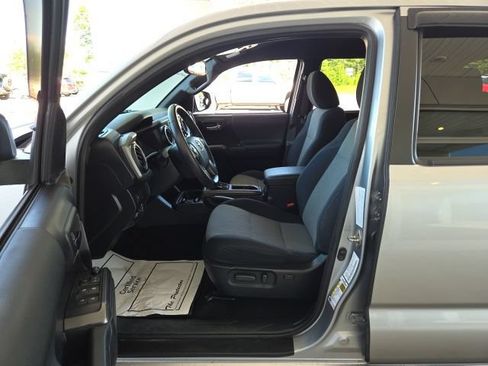 Used 2020 Toyota Tacoma TRD Sport AWD/4WD image 20