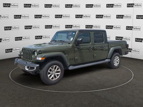 Used 2023 Jeep Gladiator Sport AWD/4WD image 2
