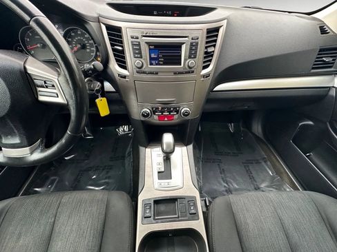 Used 2014 Subaru Outback 2.5i Premium image 11