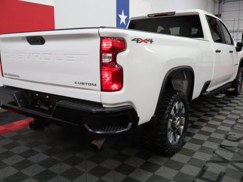 Used 2022 Chevrolet Silverado 2500 Custom w/ Custom Value Package AWD/4WD image 24