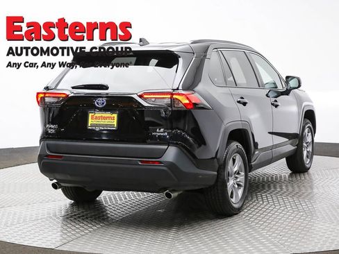 Used 2022 Toyota RAV4 LE image 5