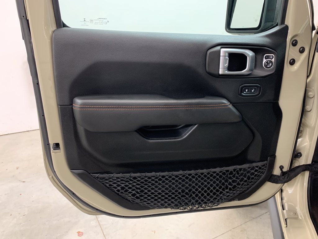 Used 2022 Jeep Gladiator Mojave w/ Cold Weather Group AWD/4WD image 18