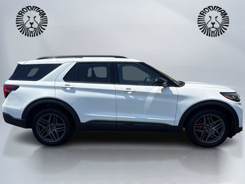 Used 2025 Ford Explorer ST w/ Sun And Sound Package AWD/4WD image 4