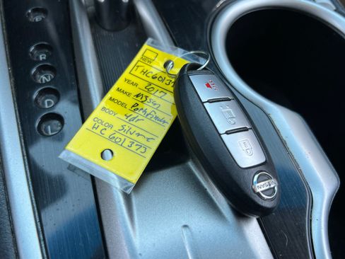 Used 2017 Nissan Pathfinder S FWD image 30