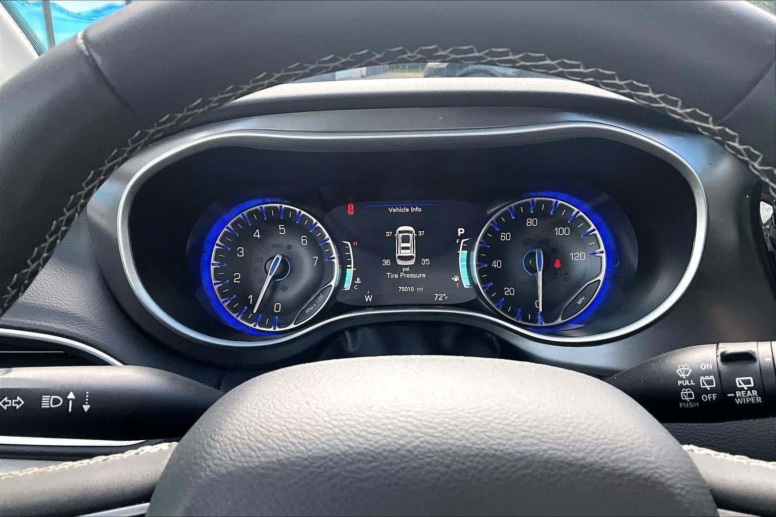 Used 2024 Chrysler Pacifica Touring-L FWD image 18