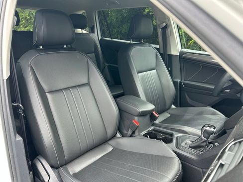 Used 2023 Volkswagen Tiguan SE FWD image 45