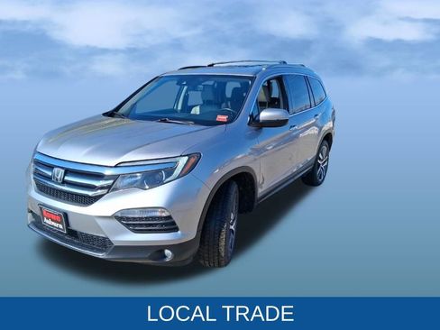 Used 2018 Honda Pilot Touring image 3