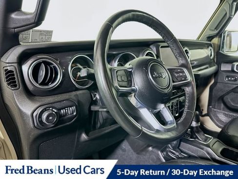 Used 2022 Jeep Wrangler Unlimited Sahara AWD/4WD image 12