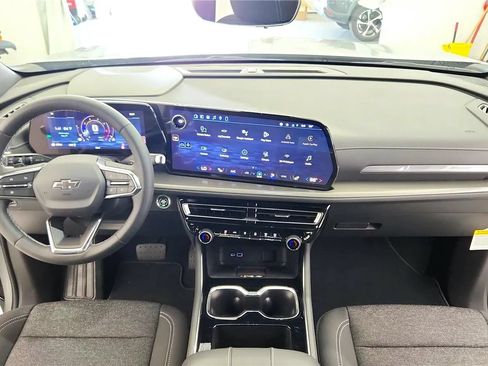 New 2026 Chevrolet Traverse LT w/ Midnight/Sport Edition AWD/4WD image 39